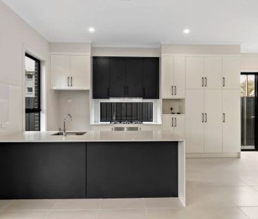 Bright, Modern & Perfectly Located Three Bedroom Home! - Photo 5