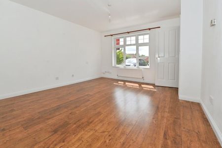 2 bedroom detached house to rent - Photo 4