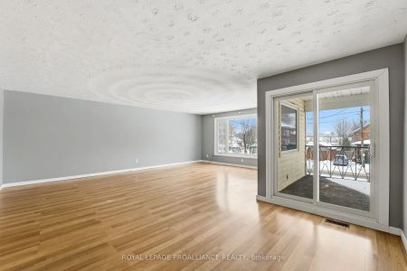 32 James Street W #B - Photo 4