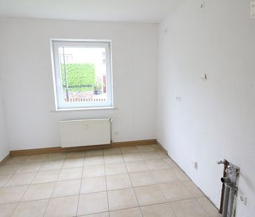 Ruhig gelegene 3-Raum-Wohnung mit Balkon in Bernsbach zu vermieten - Photo 4