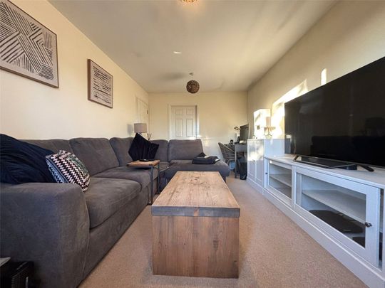 Centrifuge Way, Farnborough, GU14 - Photo 1