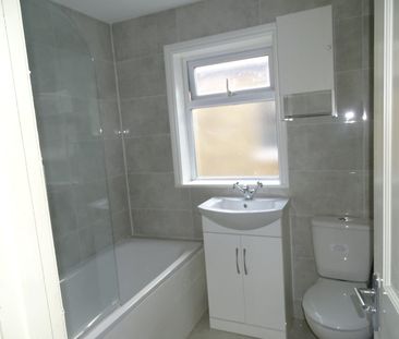 Room in a Shared House, Amberley Grove, CR0 - Photo 1