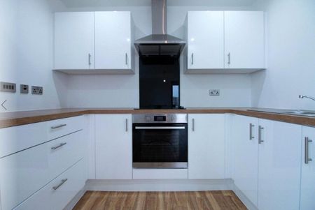 3 bedroom flat to rent - Photo 2