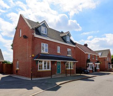 5 Bedroom House - Chaffinch Road, Four Marks - Photo 1