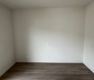 Hoogwaardig, eigentijds appartement met ondergrondse staanplaats - Photo 4