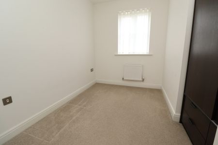 3 bedroom Town House to let - Photo 3