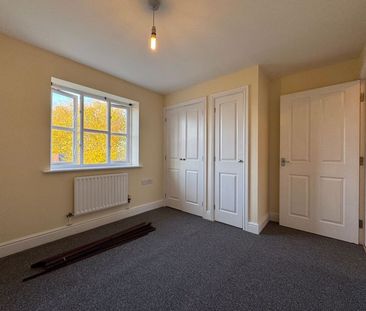 Grove Road, Gloucester - Photo 2