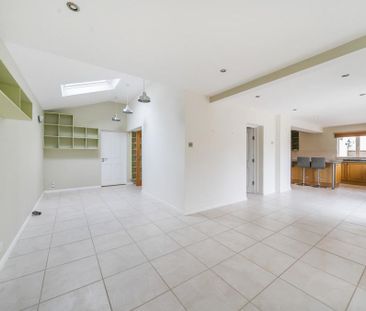 4 bedroom detached house to rent - Photo 3