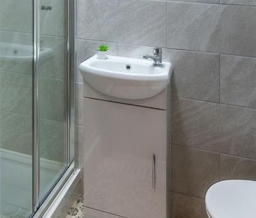 5 bedroom terraced house to rent - Photo 5