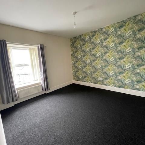 4 bedroom apartment to rent - Photo 1