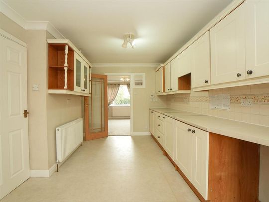 4 bedroom detached house to rent - Photo 1