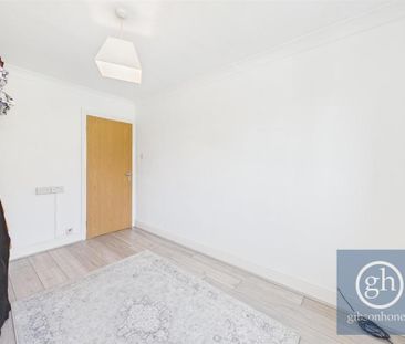 2 bedroom penthouse to rent - Photo 3