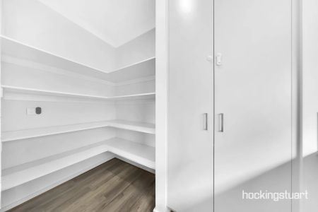 SPACIOUS FAMILY HOME IN KINBROOK ESTATE OF DONNYBROOK - Photo 3