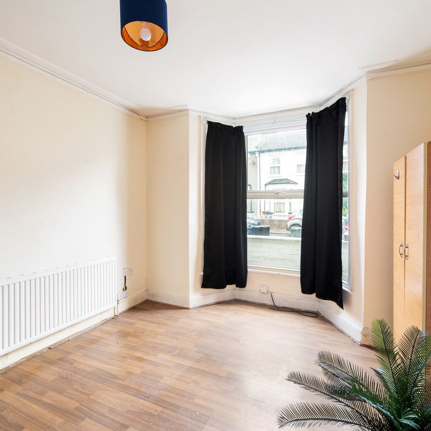🌺 Large Victorian Terraced Property in Tottenham, N17 🌺 Room 1 - Photo 1