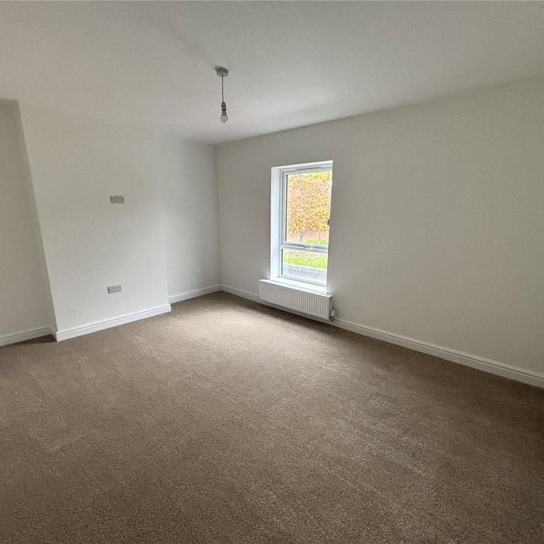 3 bedroom end of terrace house to rent - Photo 1
