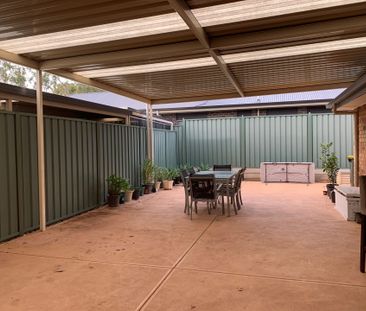 5 Bedroom Family Home - Photo 4