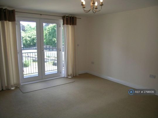2 bedroom flat to rent - Photo 1