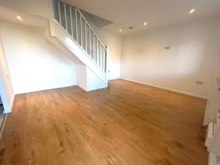 2 bedroom terraced house to rent - Photo 3