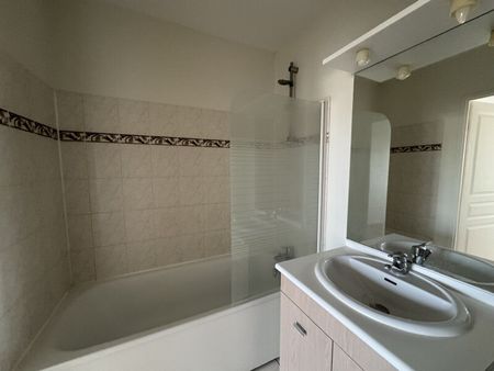 Location Appartement 2 pièces 51m² ORLEANS 45100 - Photo 4