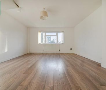 2 bedroom end of terrace house to rent - Photo 3