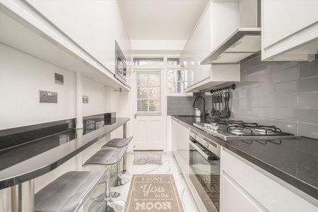 3 bedroom flat to rent - Photo 5