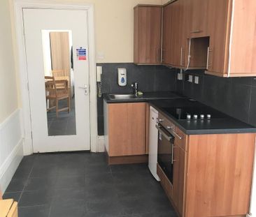 Studio to rent - Photo 3