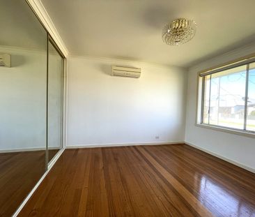 Ideal Family Home - Photo 4