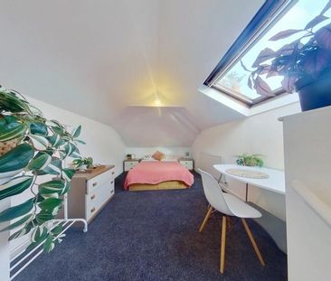 4 bedroom flat to rent - Photo 3