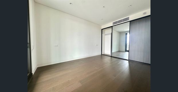 Modern One Bedroom Apartment For Lease - Photo 1