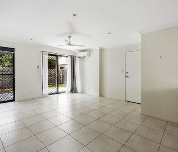 Modern Townhouse Living in a Prime Lawnton Location - Photo 3