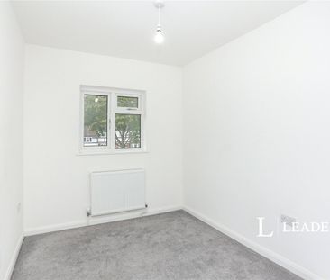3 bedroom house to rent The Glade, CR0 - Photo 2