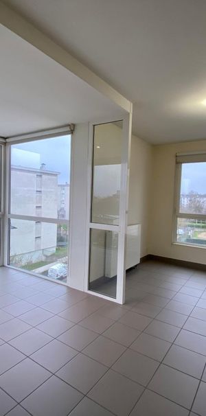 Location Appartement 4 pièces 106m² ST PIERRE DES CORPS 37700 - Photo 1