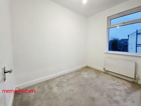 3 bed terraced house to rent in Howson Road, Deepcar, S36 - Photo 2