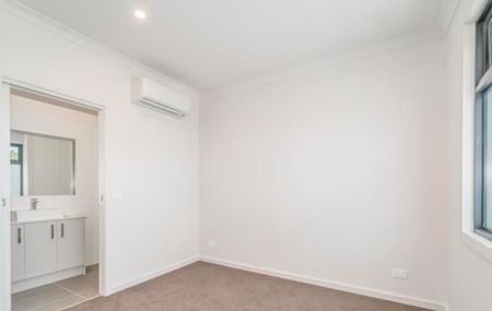 2/25 Simpsons Road, Box Hill - Photo 4