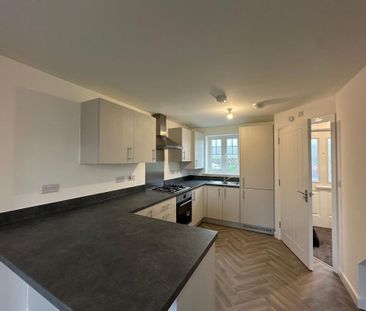 3 bedroom terraced house to rent - Photo 5