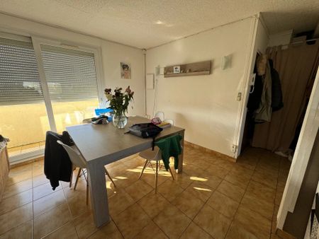 Location Appartement 4 pièces 78 m2 à Fresnoy-le-Grand - Photo 3