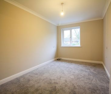 Vicarage Lane, Gresford - Photo 3