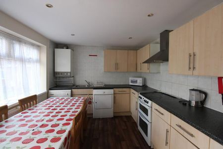 1 bedroom ground floor flat to rent - Photo 4