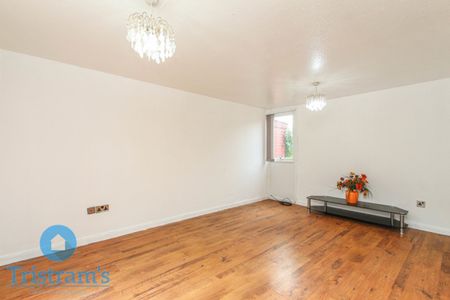 References Pending - 3 bed Semi-Detached House - Photo 3