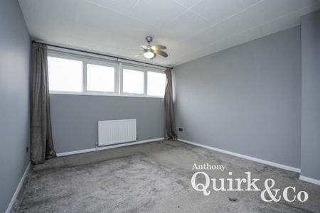 4 bedroom terraced house to rent - Photo 5