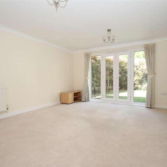 Hazelwood Lane, London, N13 - Photo 1