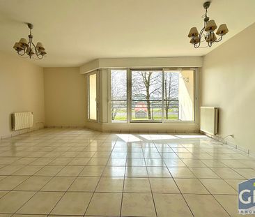 Location Appartement 5 pièces 119m² - Photo 3