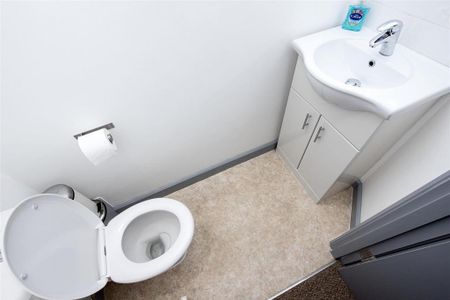 6 bedroom house to rent - Photo 2