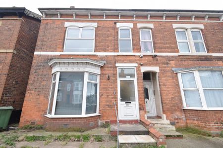 9 bedroom semi-detached house to rent - Photo 2