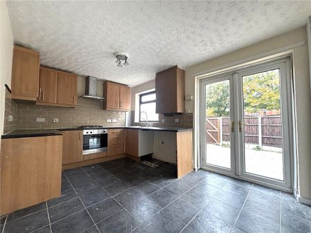 2 bedroom end of terrace house to rent - Photo 4