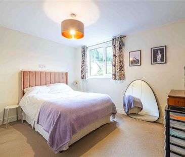 2 bed Semi Detached Flat for rent - Photo 3