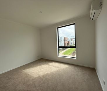 Modern Family Home in Wollert with 4 Bedrooms - Photo 1