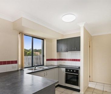 AN INVITING FAMILY HOME!! - Photo 5