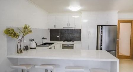 Register to Inspect // Stylish and light-filled 2-bedroom home in a sought-after Yarraville location! - Photo 5