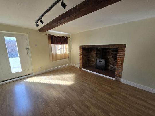 3 bedroom end of terrace house to rent - Photo 1